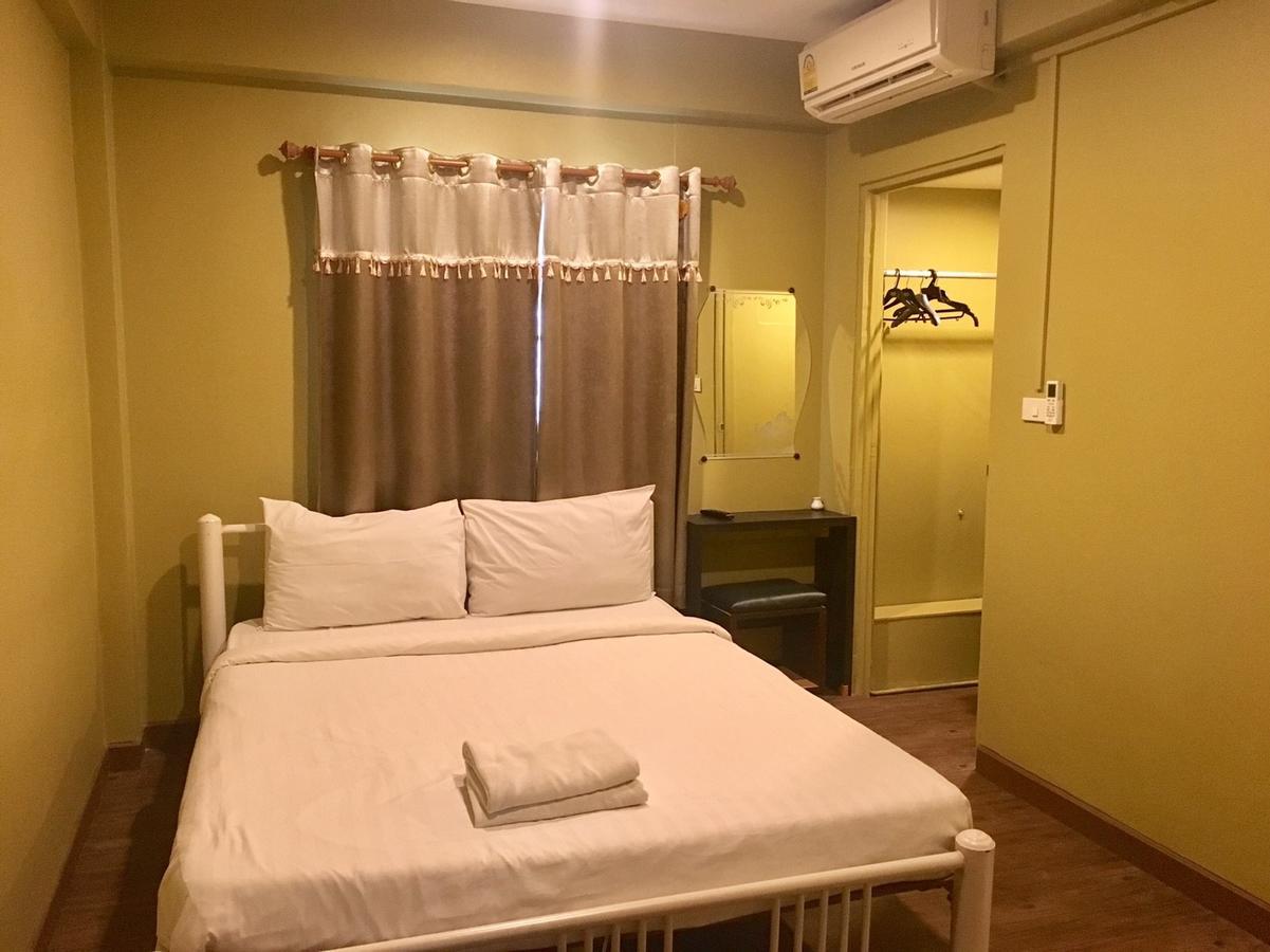 The Corner Ratchada Hotel Bangkok Bagian luar foto
