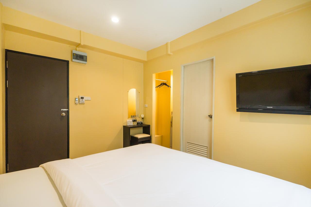 The Corner Ratchada Hotel Bangkok Bagian luar foto